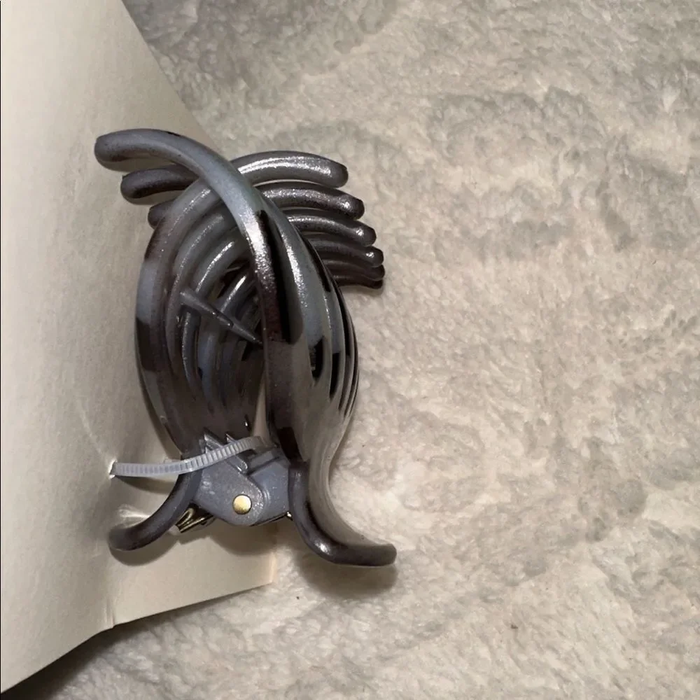 aerie Black Tan Marble Octopus Claw Hair Clip